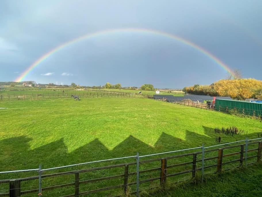 Hanaverian Suit With Amazing Views Of Stud Farm. Driffield Екстериор снимка